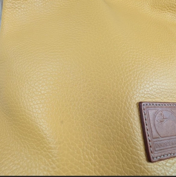 Dooney‎ and Bourke yellow pebbled leather hobo bag flaws 2010s Preppy Dopamine - Picture 5 of 8